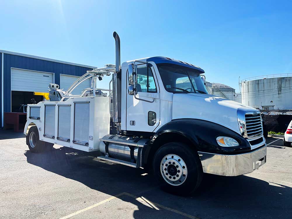 semi truck towing