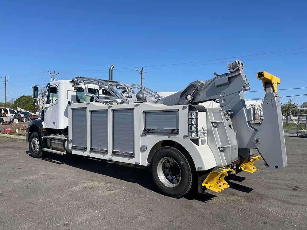towing semi trucks